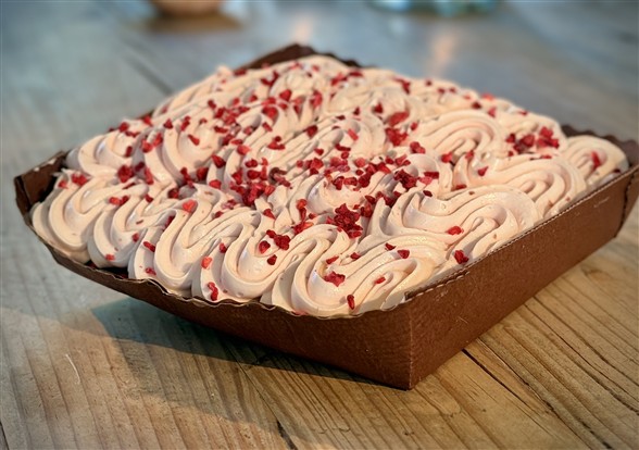 Chokoladekage m/ hindbærskum